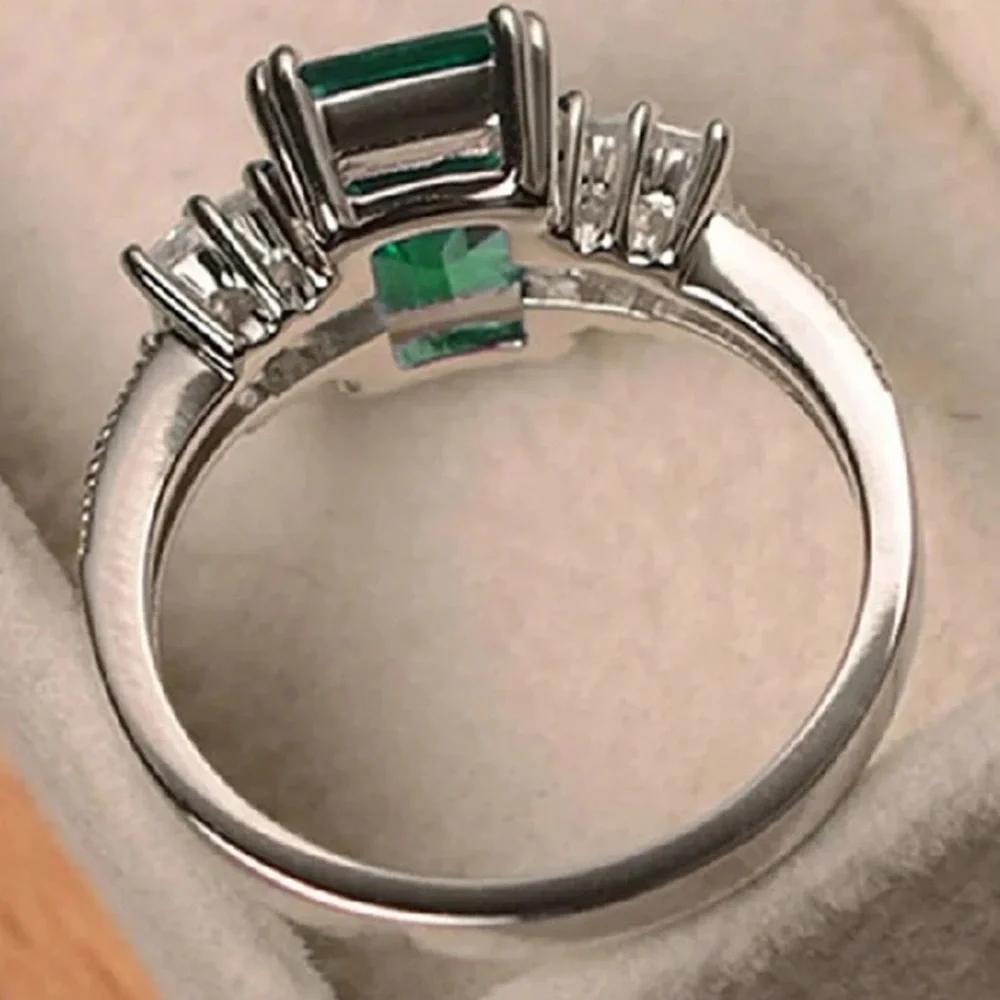 DENKAYS GREEN ENGAGEMNET RING SIZE 8 - Picture 3 of 5